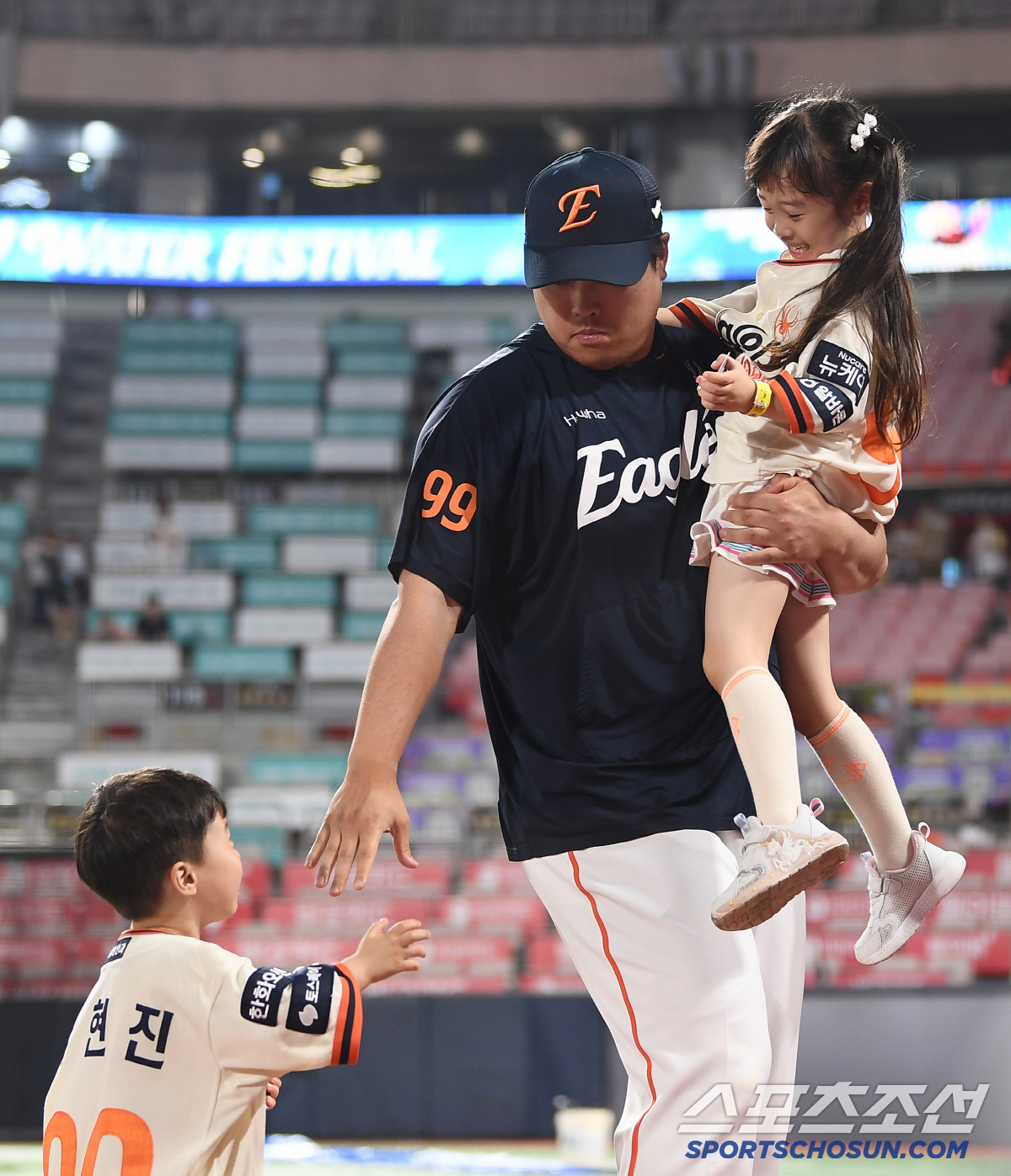 51일 만에 몬스터가 웃었다…여전한 <b>팀 퍼스트</b>, "이닝·투구수 집착 아...