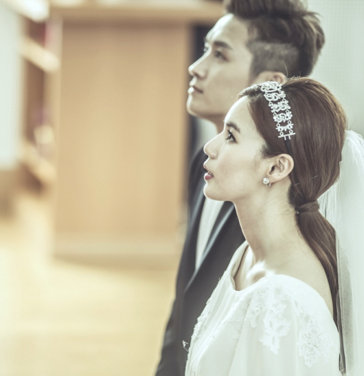 <b>진태현</b>, <b>박시은</b>과 <b>결혼 10주년</b> 소감에…"앞으로 늑대 같은 남편 될 것...
