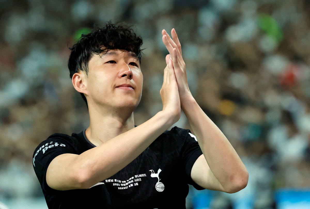 英 단독 보도! <b>손흥민</b> 등번호 <b>7번</b> '<b>임시 결번</b>'→"제2의 쏘니 찾을 때까지...