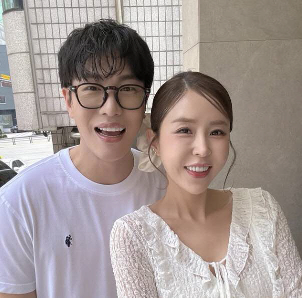 "코요태X신지 팬 고소 오해"…'신지' <b>문원</b>, 허위 사실 '<b>법적대응</b>' 잡으...