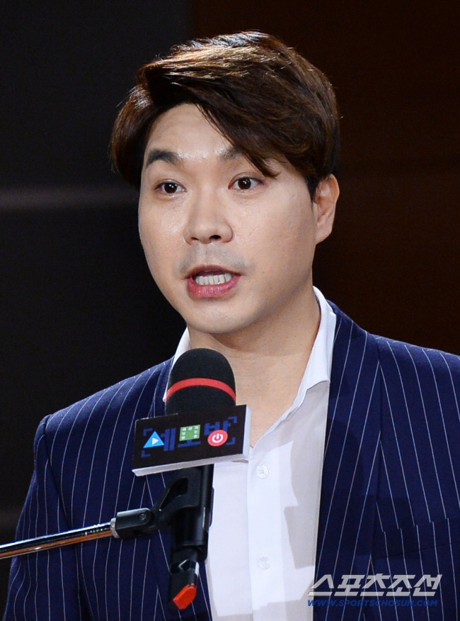 [SC이슈] 20억 <b>횡령 인정</b>한 <b>박수홍 친형</b> 부부, 항소심 3번째 연기