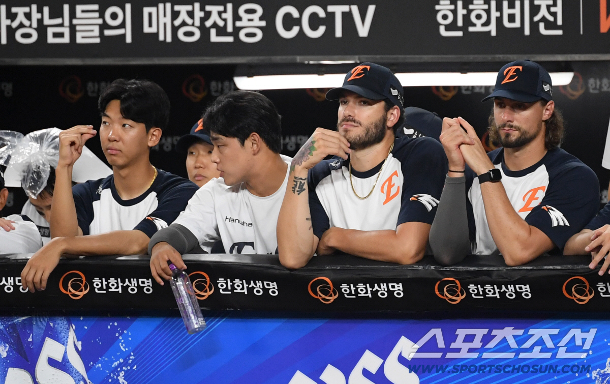 '폰세 <b>장염 후폭풍</b>이 왜 여기로 튀어?' 18K 대기록 재물, 공포의 대상 또...