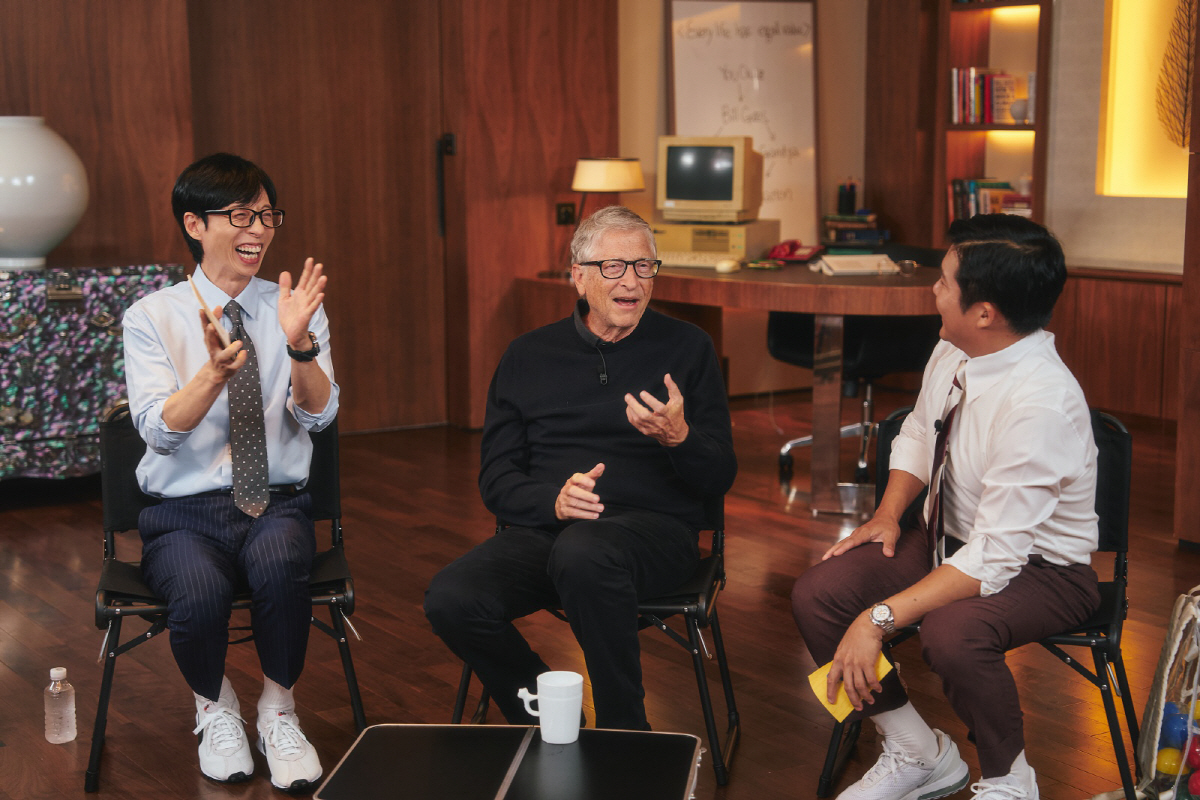 '140조 기부' <b>빌 게이츠</b>도 <b>삼성폰</b> 쓴다.."이재용 회장에 선물받아"('유퀴...