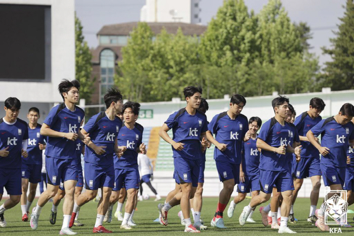 [오피셜]'<b>김지수</b> 강상윤 이승원 합류' 이민성호, <b>U-23 아시안컵</b> 예선 참...