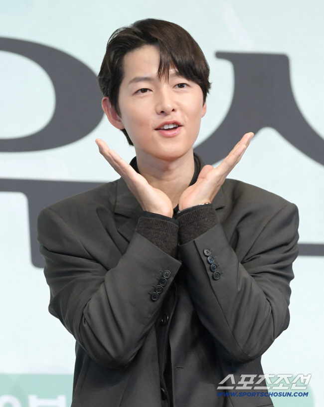 '41세' <b>송중기</b>, "20대 같다" 칭찬에 기분 좋았나.."더 해주면 좋겠다"('나...