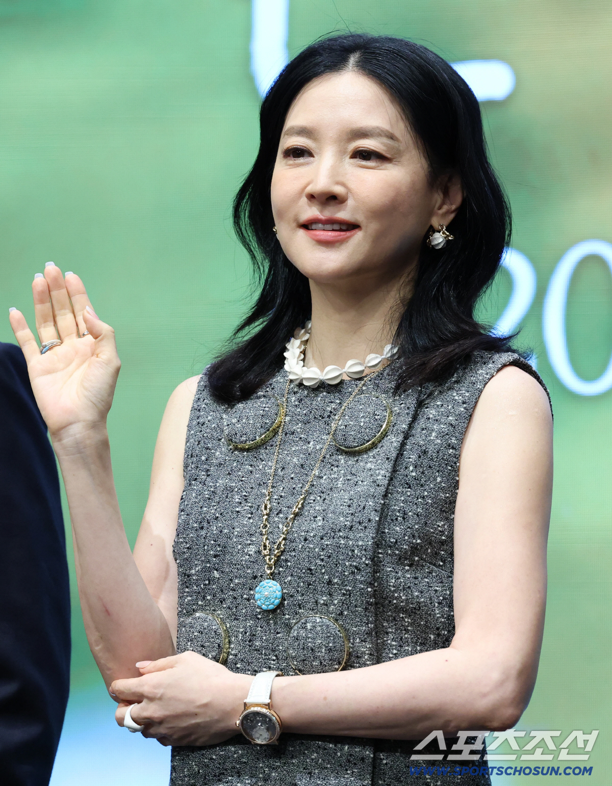 54세 <b>이영애</b>, 처음 밝힌 속내 "부작용 많아 내 얼굴 보기 싫어, 촬영 거...