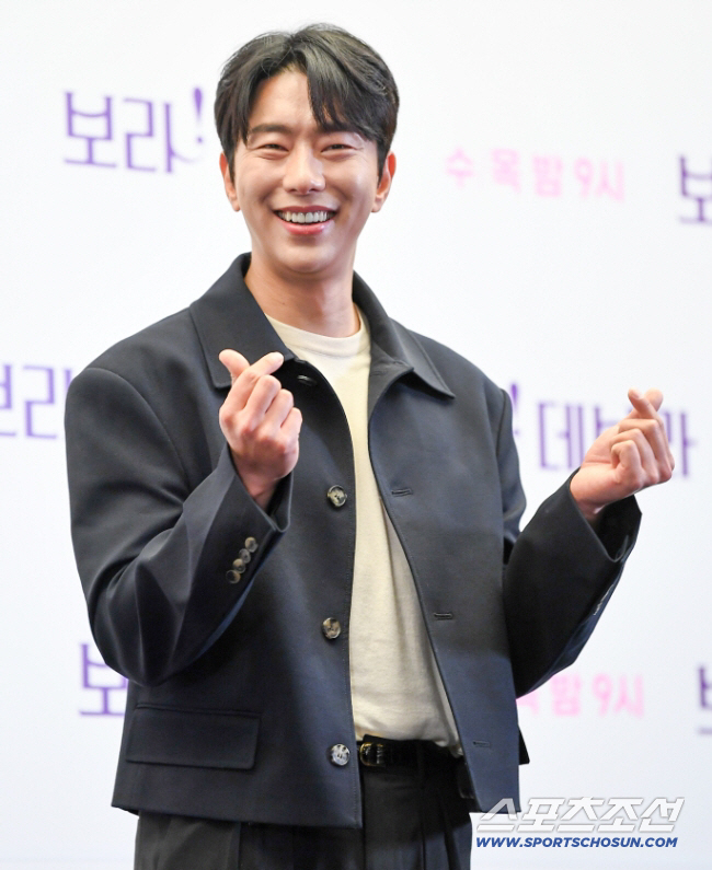 <b>윤현민</b>, 이복<b>동생</b> 결혼식 축가 부른다 "<b>유승호</b> 닮아 외모 출중, 나보다...
