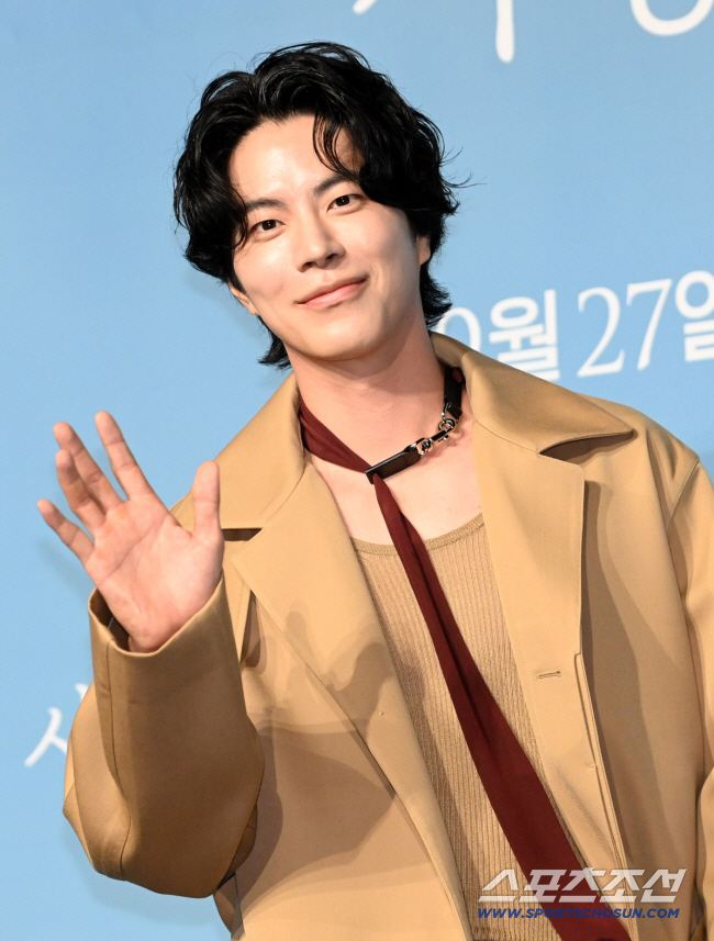 [단독] '로맨스킹' <b>홍종현</b>, 구원투수 등판..'윤지온 음주' 직격탄 '<b>아기</b>...