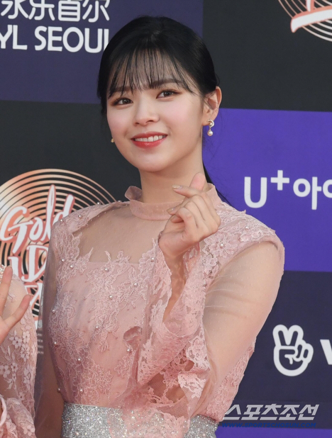 [공식]<b>트와이스 정연</b>, <b>건강</b>상 <b>문제</b>로 필리핀 공연 불참(전문)