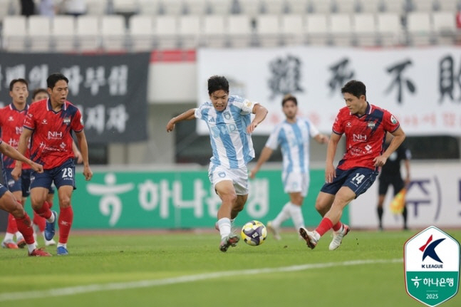 '이러다 강등?' 울산, '<b>이동경 10-10</b> <b>가입</b>' 김천에 0-3 완패 '창단 첫 파...