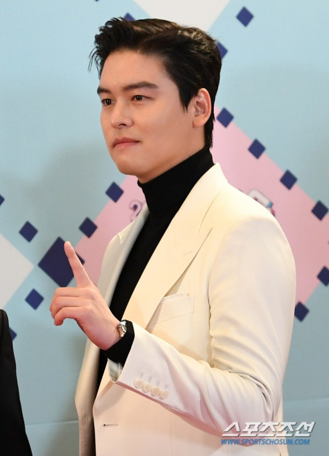 <b>이장우</b>, '<b>카레집</b> 혹평→<b>폐업</b>'에 사과 "가게 망해, 실수 반성 중"