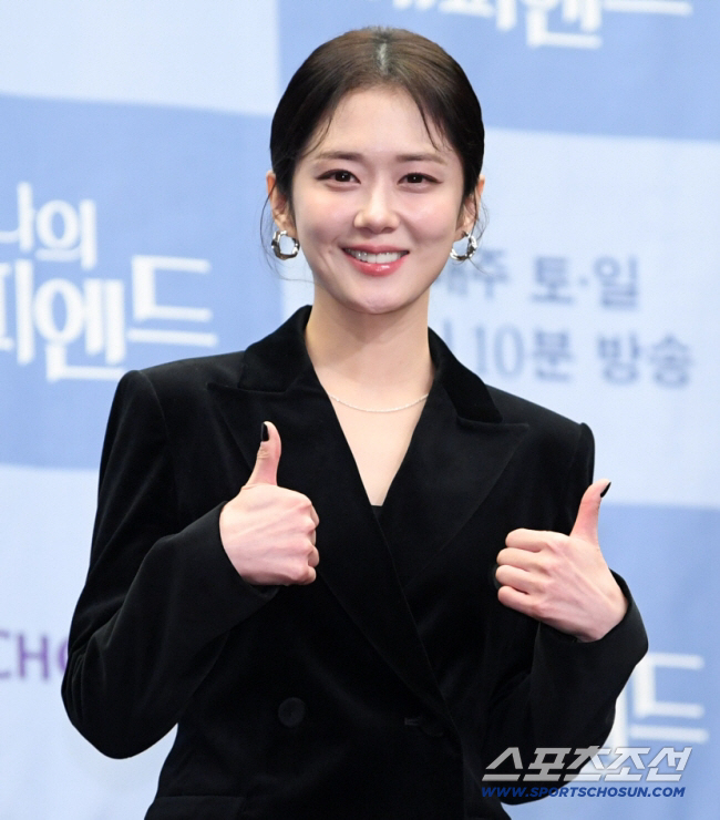<b>장나라</b>, 결혼 3년만 기쁜 소식.."촬영감독 <b>남편</b> 잇몸 만개" ('<b>바달집</b>'...