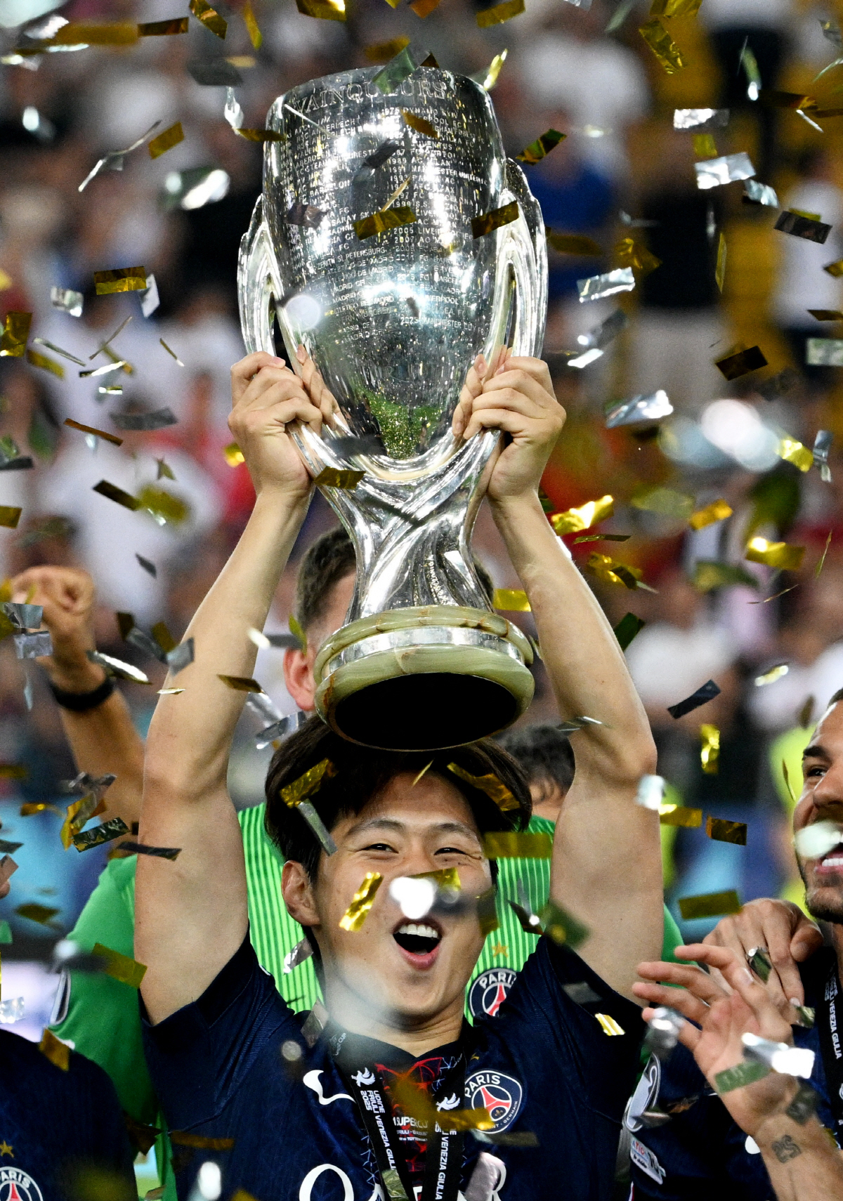 '韓 축구 역사를 뒤흔든다' <b>이강인</b>, 950억 '유레카'...손흥민의 2배→김...