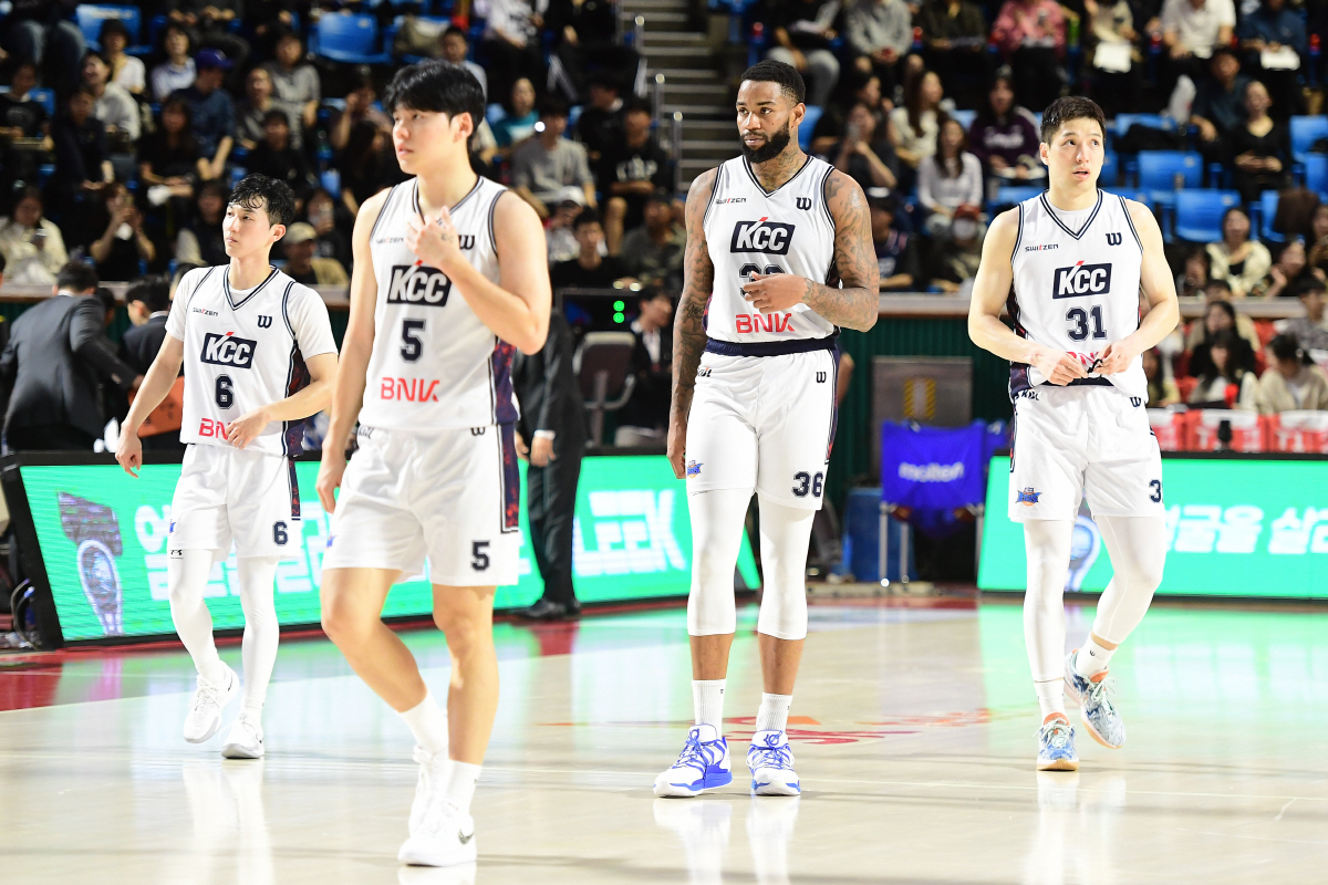 DB, KCC, <b>정관장</b> ↑ LG, SK, KT↓역대급 시즌이 온다! KBL 시즌 초반 매일...