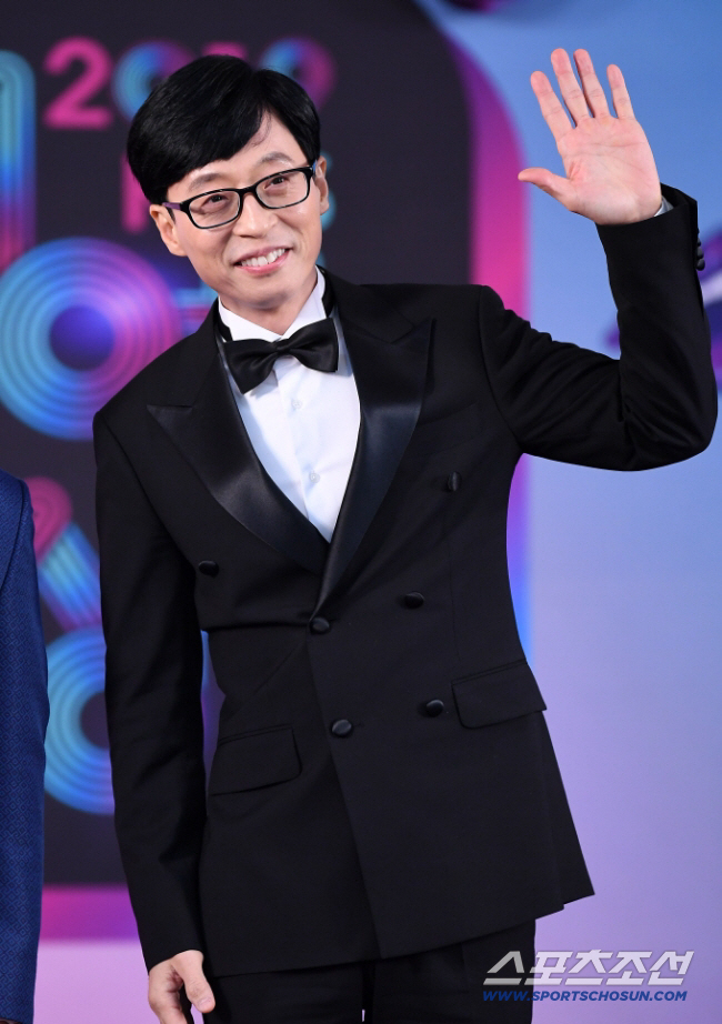 <b>유재석</b>, 데뷔 후 34년간 <b>쉼없이 달린 이유</b> "두 달 쉬면 사라질 것" ('놀뭐...