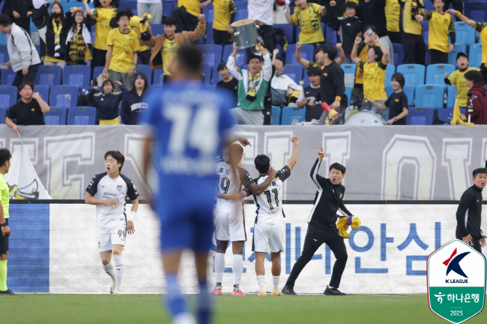 '추가시간 통한의 동점골' <b>수원</b>, 전남과 2-2 무승부...<b>다이렉트 승격</b> 사...