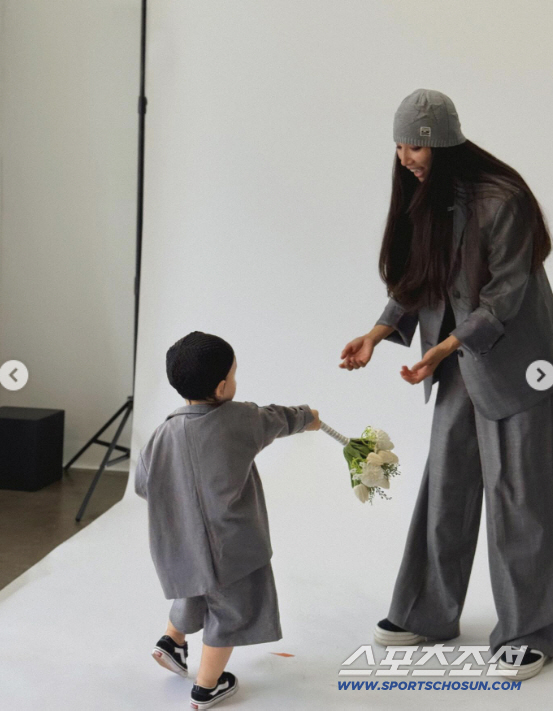 "<b>정우성</b> 닮았네"..<b>문가비</b> '<b>혼외자</b> <b>아들</b>' 전격 공개..'훤칠한 2살 아기'