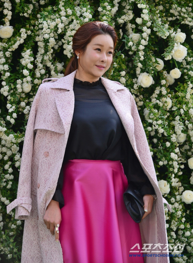 <b>현영</b>, 0.02% 확률 뚫었다...'기적의 딸' 탄생 비화 "부모님 대판 싸워" (...