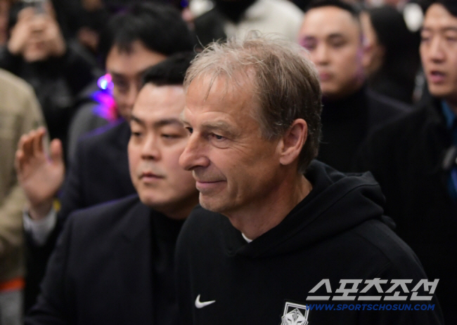 "같은 위르겐이긴 한데" '리버풀 GOAT' 대신 '韓역대 최악의 <b>감독</b>' 선임...