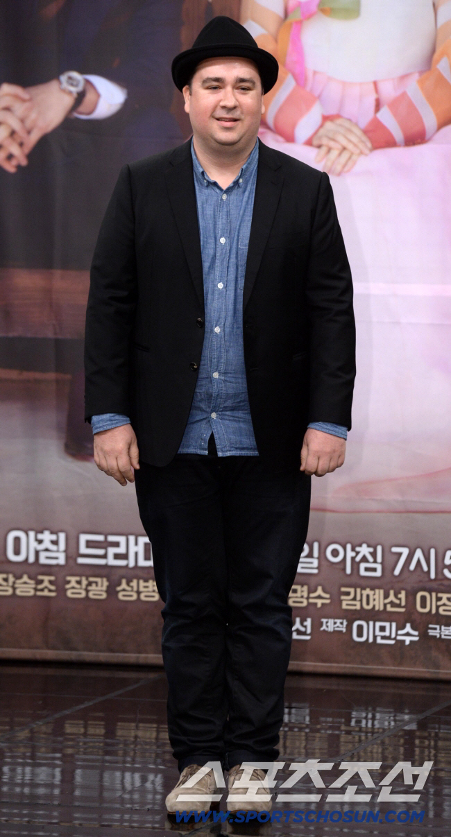 <b>샘 해밍턴</b>, <b>자녀 노출</b>했다가 날벼락 "윌리엄·벤틀리 팬이라며 다짜고짜...