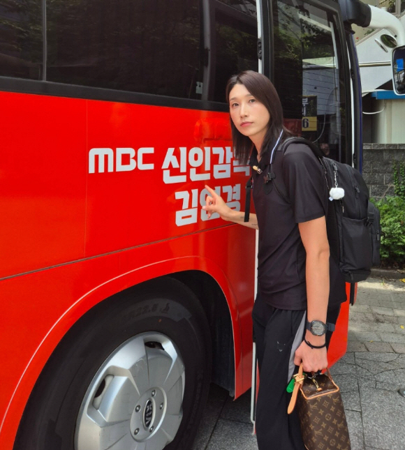 [SCin스타] ‘<b>신인감독</b>’ 데뷔전 <b>소감</b> 전한 <b>김연경</b> “낯설고 쉽지 않았...