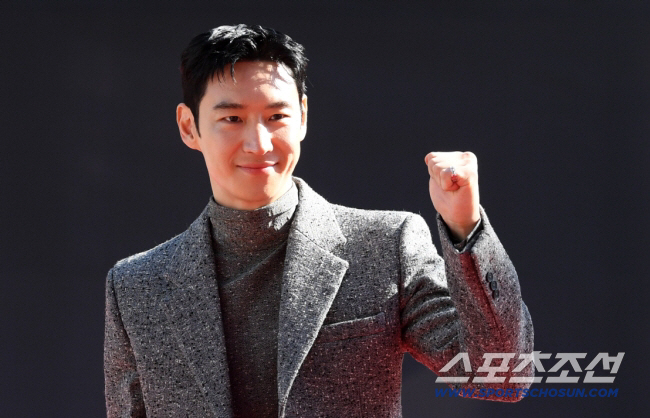 [SC줌人] '호구 도기'에 '본체 도기'..'<b>모범택시3</b>' 이제훈, 연기 스펙트...