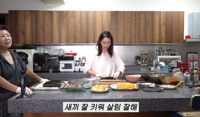"고부갈등이 뭐야"…이병헌母, 며느리 <b>이민정</b> 극찬 "성격 좋고 남편에 ...