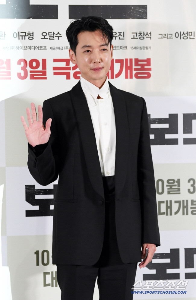 정경호, 父<b>정을영 PD</b> 반대도 뚫었다.."대본 속에서 자란 배우의 길" ('<b>유</b>...