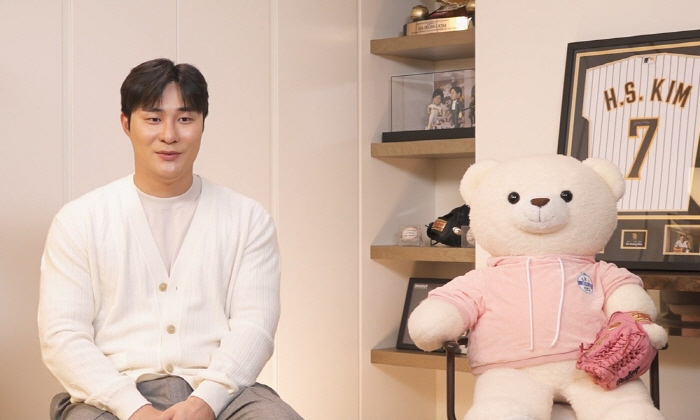'235억 포기' <b>김하성</b>, '야구 박물관급 방+통창'까지...韓 스위트홈 최초...