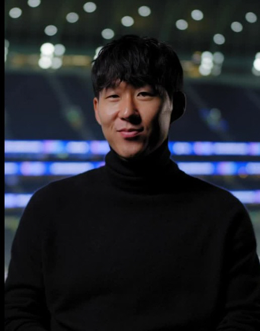'레전드는 다르네' 토트넘의 극진한 <b>손흥민</b> 대우...'벽화'에 이어 작별 ...