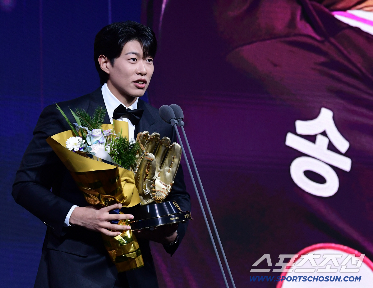 <b>송성문</b> 대박 터졌다! 3년 1300만달러 <b>샌디에이고</b> 파드리스행 [MLB닷컴]