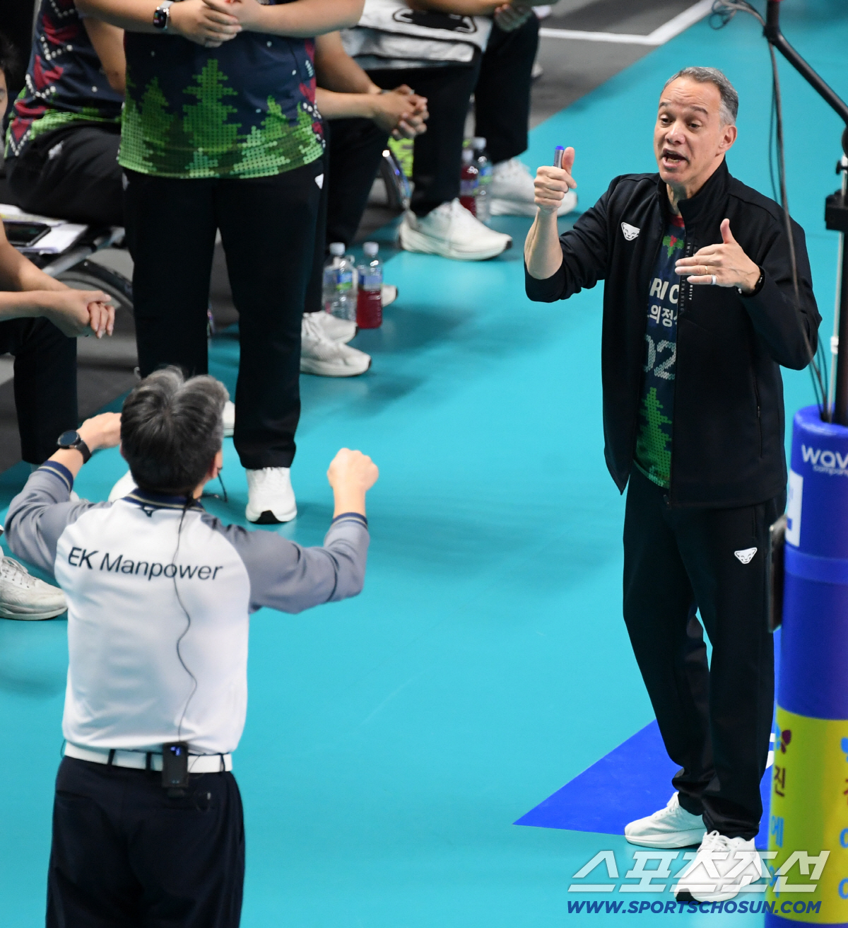 파에스 감독 어필 및 작전