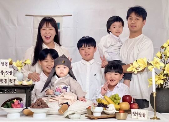 <b>정주리</b>, 다섯째 아들 돌잔치 "진짜 마지막"..7人 대가족 사진 공개