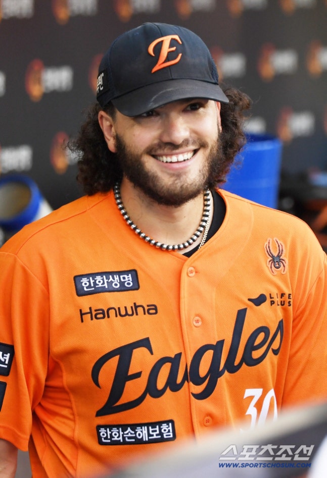 KBO 583억 역수출 아이러니, "더블A 수준" 美 혹평에도 왜?…외국인들도 더는 무시하지 않는다