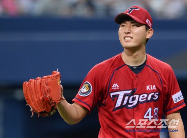 [인터뷰] 왜 1년 7억 받아들였나, 돌아온 KIA 홍건희의 진심…"두산 팬들께 드릴 말씀 있어요"