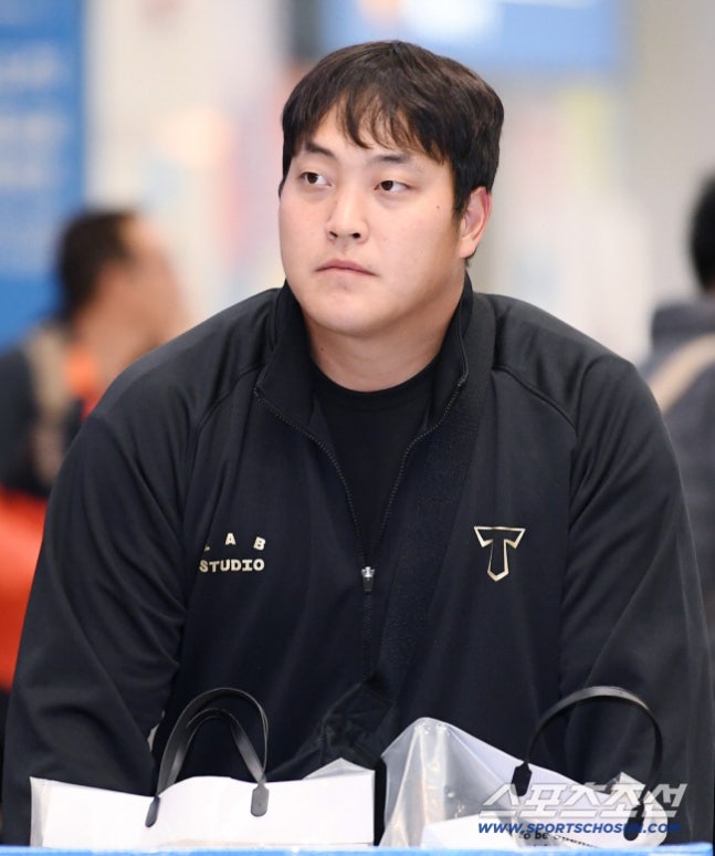 '보장 13억에 특약까지' KIA, 1위 투수 왜 빡빡하게 계약했나…"조건 달성 못하면 재계약 대상자"