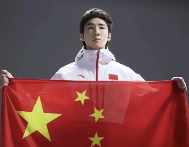 "한국, 배신자라고 하면서 후회 중"...'韓 국민영웅의 국적 포기' 린샤오쥔 향한 中 충격 주장, "중국 국가 나오자 눈물 흘렸다"