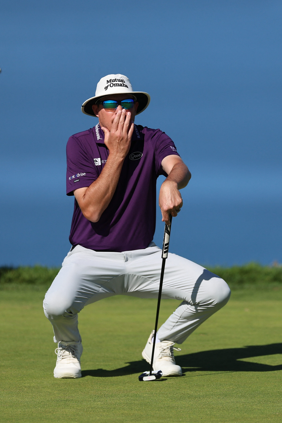 아무리 '골프 해방구'라지만 그땐 좀…'파 퍼트 성공→상탈→징계' 문제...