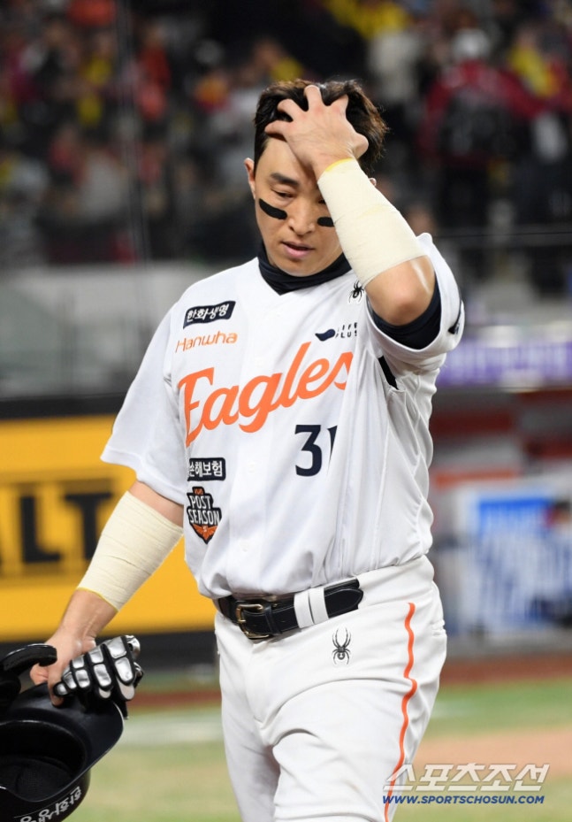 2군행 거부권을 요구할 수도 없고...'한화와 계약' 답은 정해져있는데, 손아섭은 뭘 주저하는 것일까