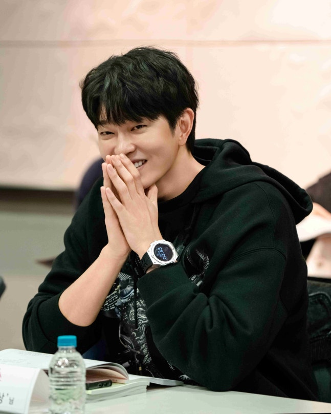 Love O' Clock: Netflix Confirms Shin Hye Sun and Na In Woo in New Romantic Comedy