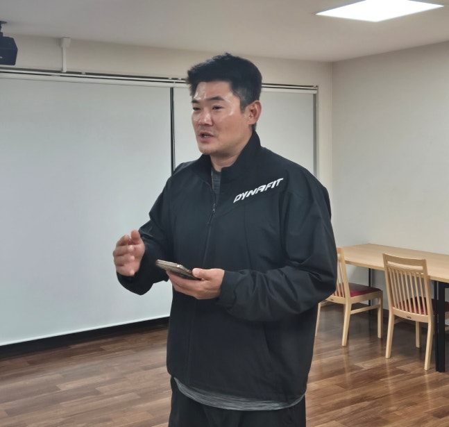 "술·여자·돈 조심해,인생 끝난다"…'42세 홀드왕', 유망주에게 전한 뼛속 깊은 조언