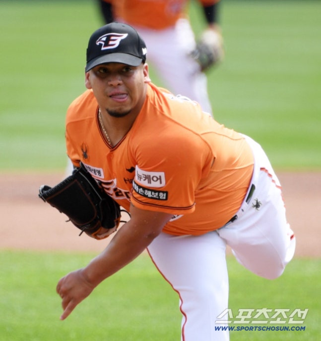 '베네수엘라 역대 최초' 前 한화 투수가 역사 쓸 줄이야…한국 다시 올 생각 있나