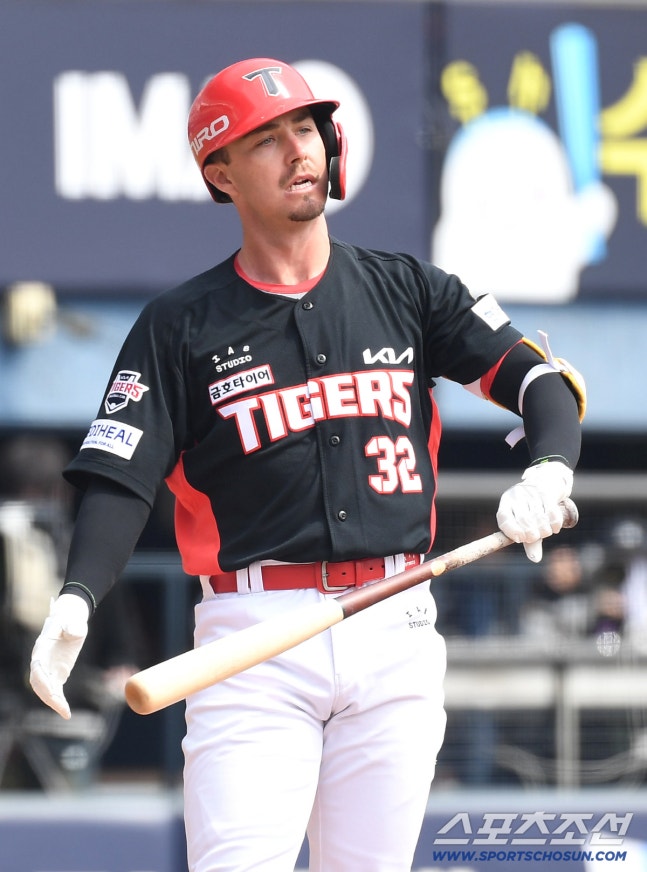 KIA 이범호 감독 결단, 시범경기 0.129 데일 빼버렸다...김도영 3번 출격 [인천 현장]