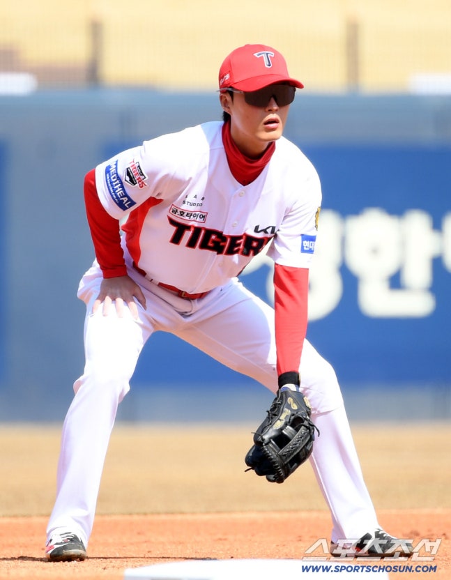 '이럴수가' KIA 또 부상 교체 나왔다, 허리 통증 호소라니…병원 검진은 지켜본다[광주 현장]