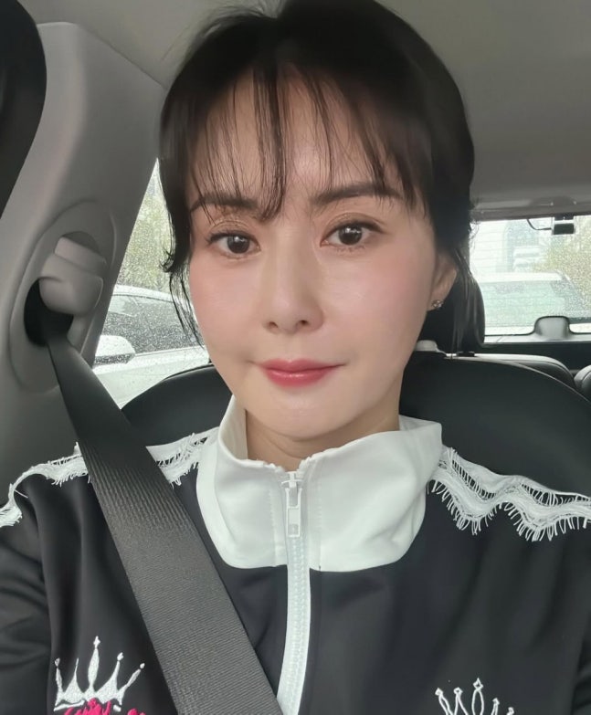 '재벌 2세와 이혼' 최정윤, 5살 연하男과 재혼..."가족들 놀러와 북적북적"