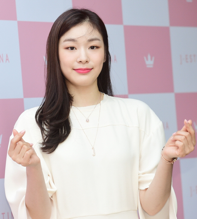 김연아 광고 1편에 10억, 지드래곤 年 30억..천정부지 톱스타 몸값 나왔...