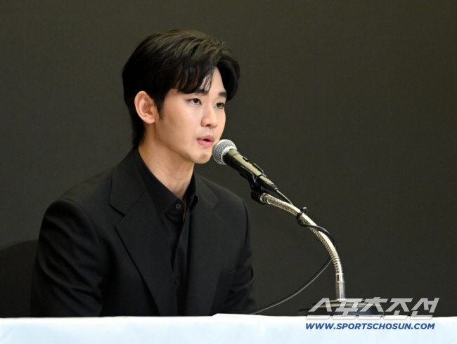 스키장 사진-볼 맞댄 사진-부엌 사진...김수현 악마화한 조작 흔적들(연...