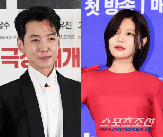 "왼손 네번째 손가락에 반지가"…최수영·정경호, 결혼설 무색하게 만든 '14년 마침표'