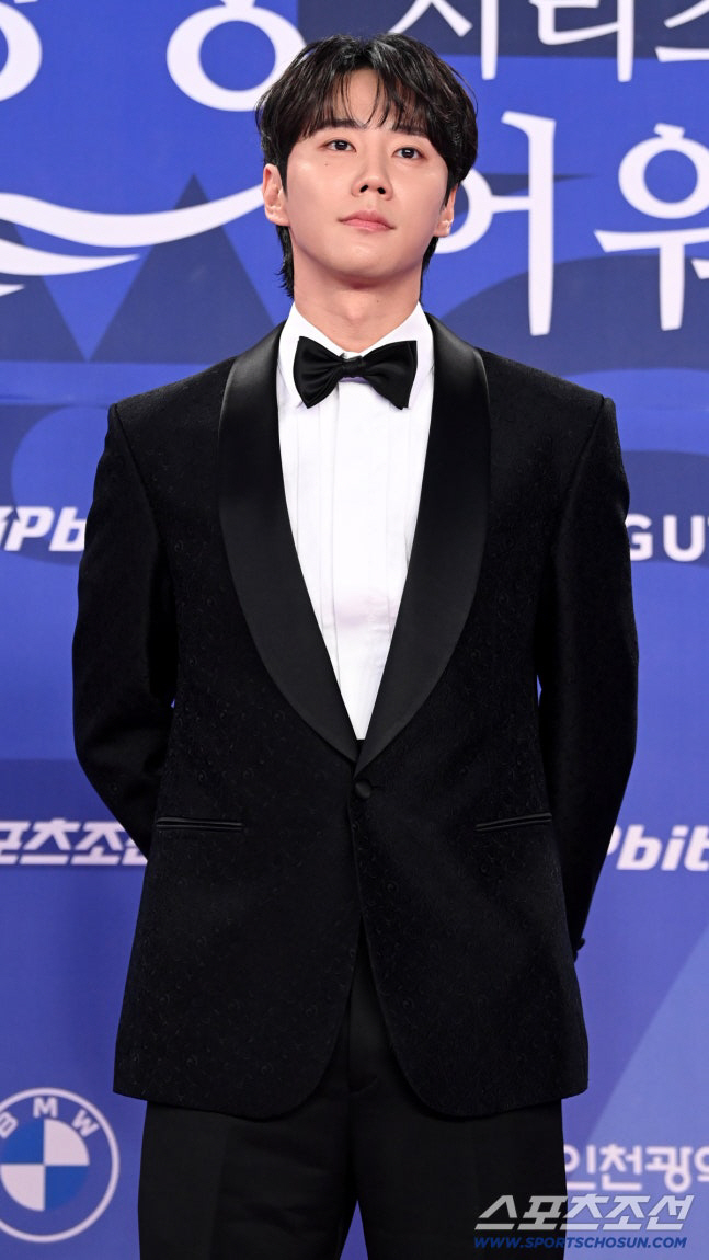 <b>이준영</b>, 7월 21일 <b>군입대</b> 깜짝 발표.."막상 날짜받으니 생각 많아져" [전...