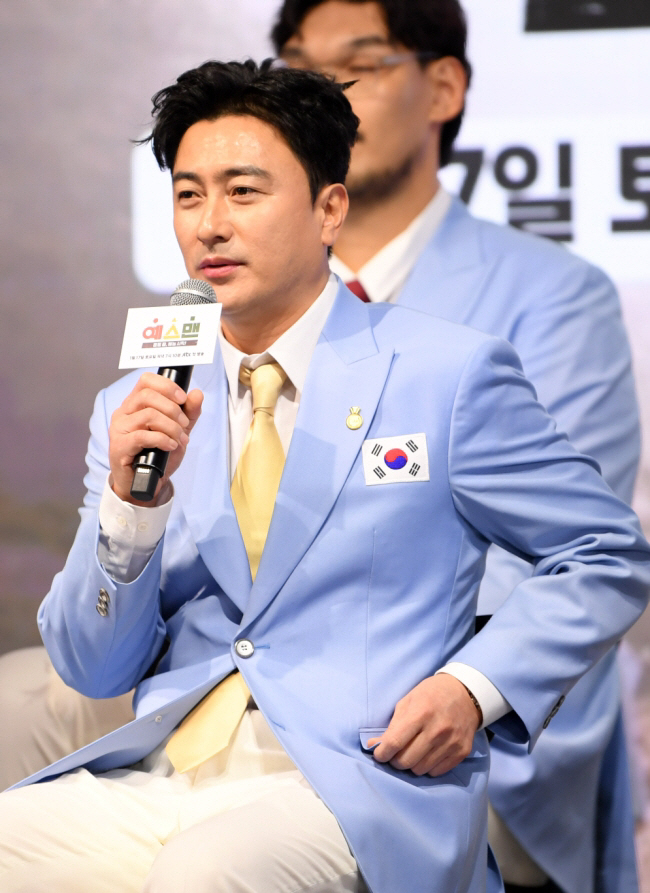 "꼴 보기 싫어 죽겠다" '韓 축구 레전드' 안정환 분노 폭발…"되지도 않은 걸로 어그로" 작심 발언